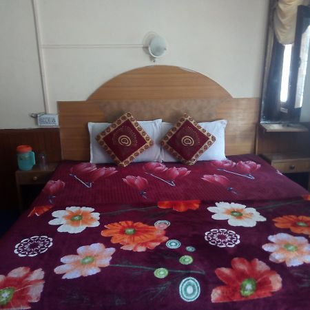 Hotel Everest Manāli Екстериор снимка