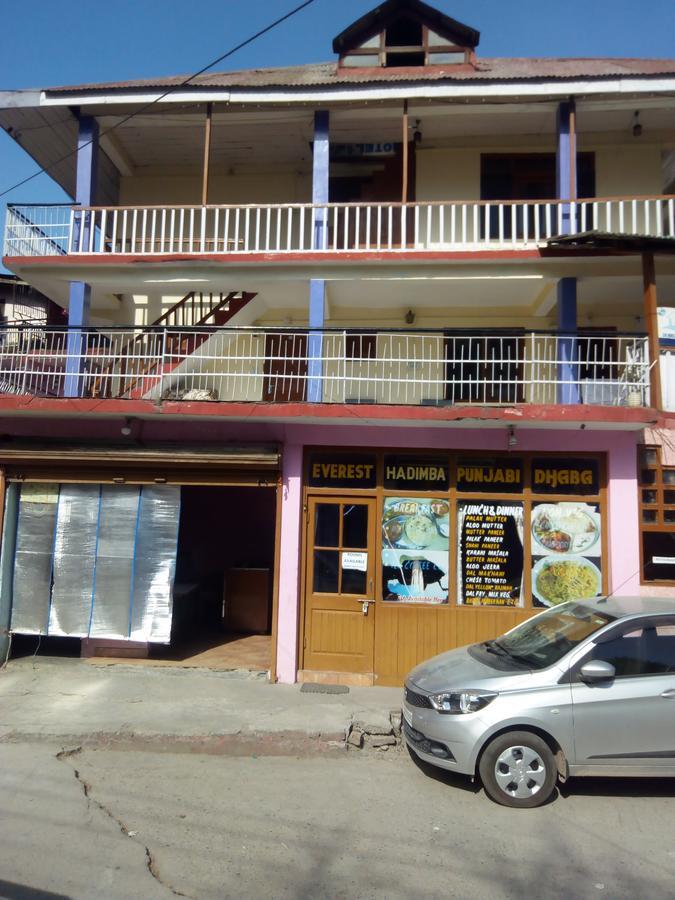 Hotel Everest Manāli Екстериор снимка