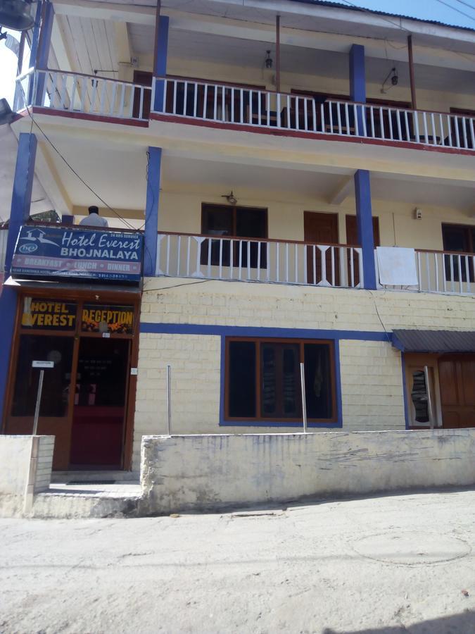 Hotel Everest Manāli Екстериор снимка